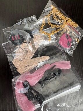 Monster High Accessories Lot